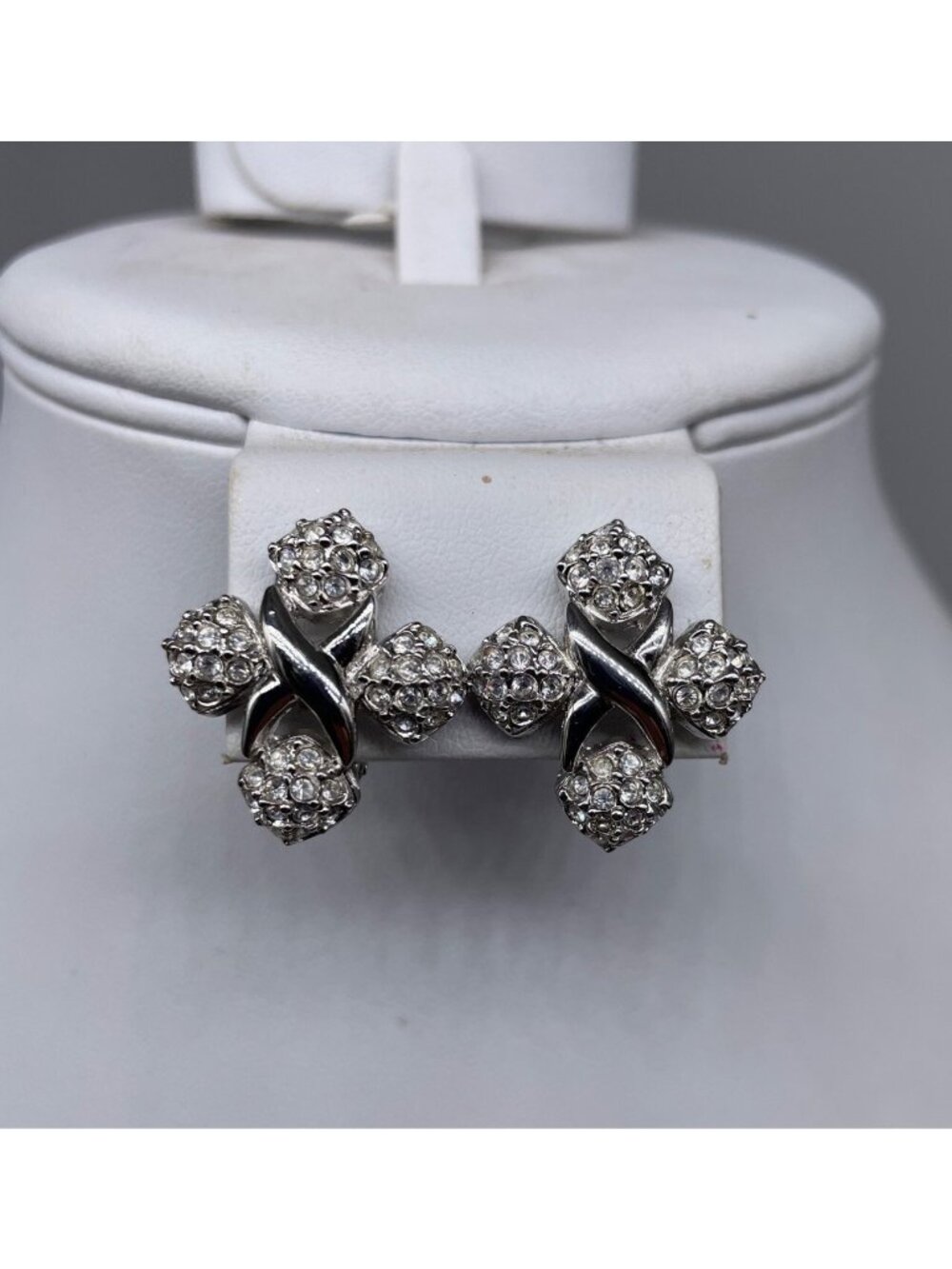 Swarovski Crystal Earrings Rhodium Plated Silver Tone Clip On Signed
